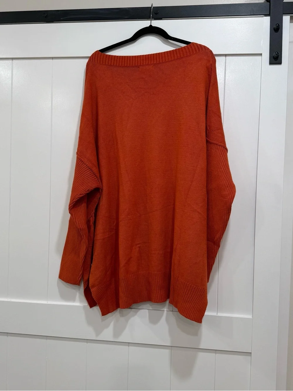 Chic Soul Relaxed V-Neck Sweater in Rust